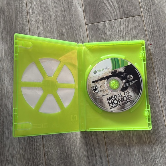 Xbox 360 Medal of Honor limited edition video game - Picture 2 of 2